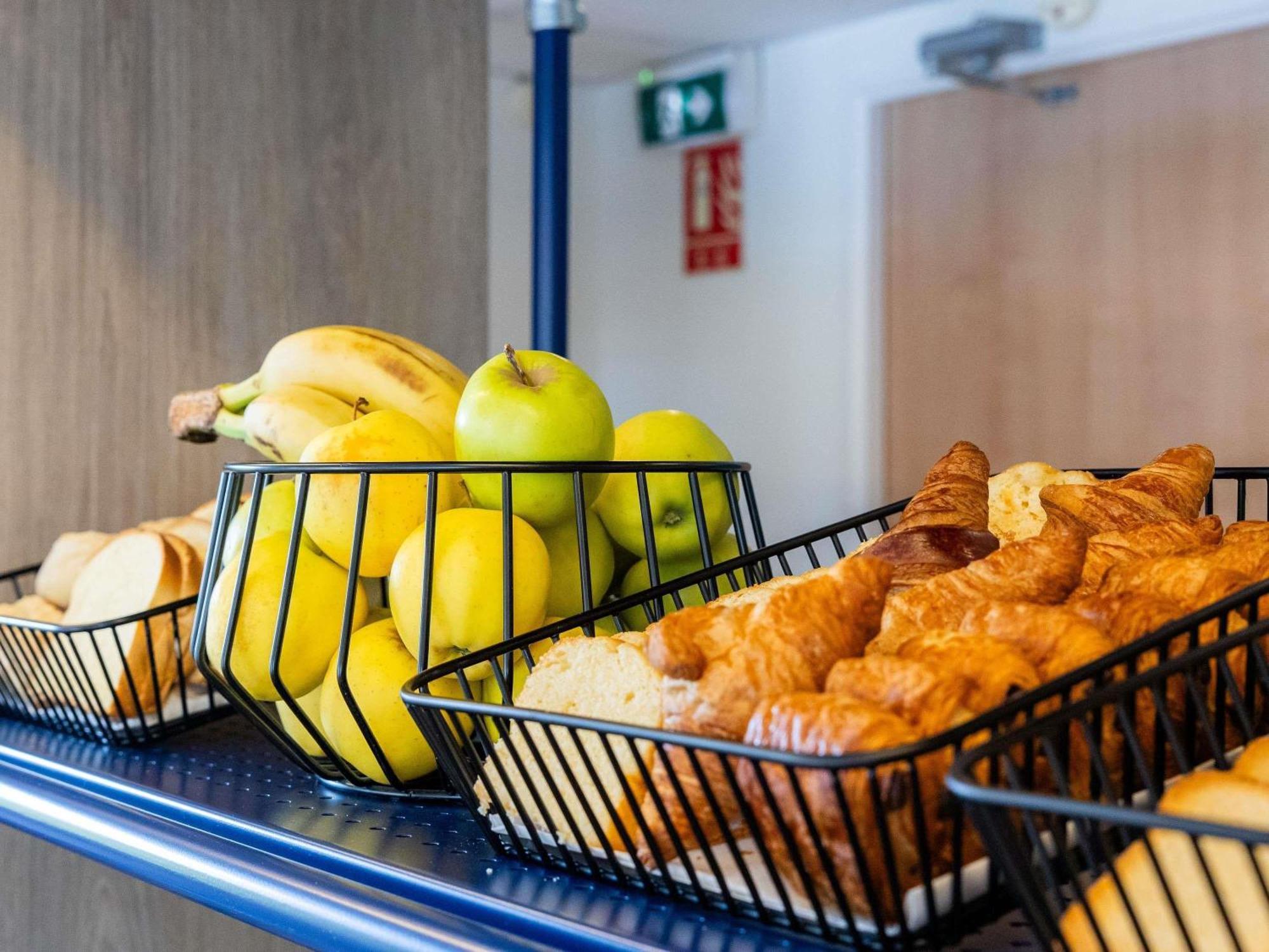 Ibis Budget Carcassonne Aeroport - A61 Εξωτερικό φωτογραφία